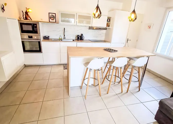 Lyloa By Interhome Six-Fours-les-Plages